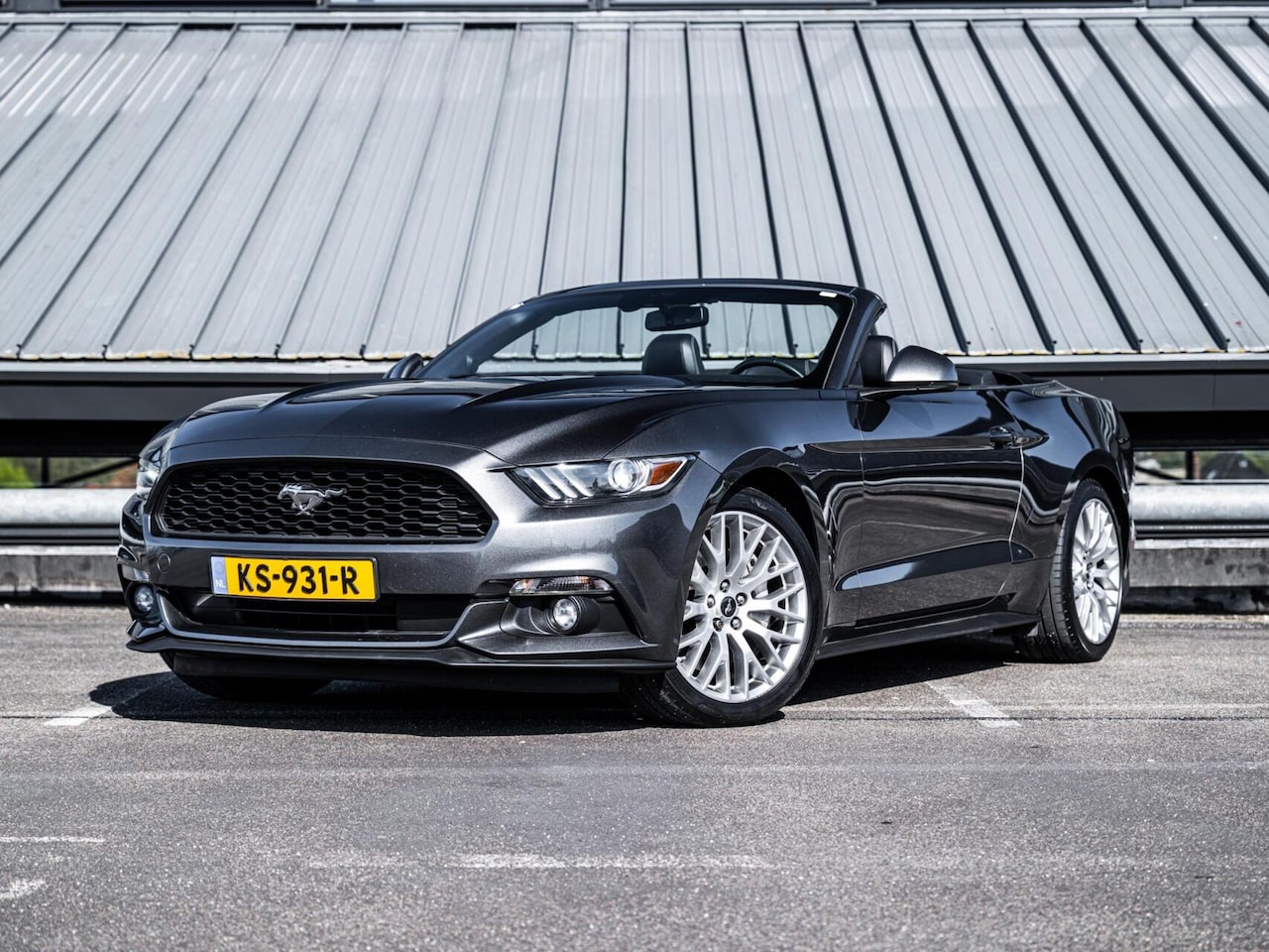Ford Mustang Convertible - 2.3 317PK Handgeschakeld Leder Stoelkoeling Cruise Navi Camera - AutoWereld.nl