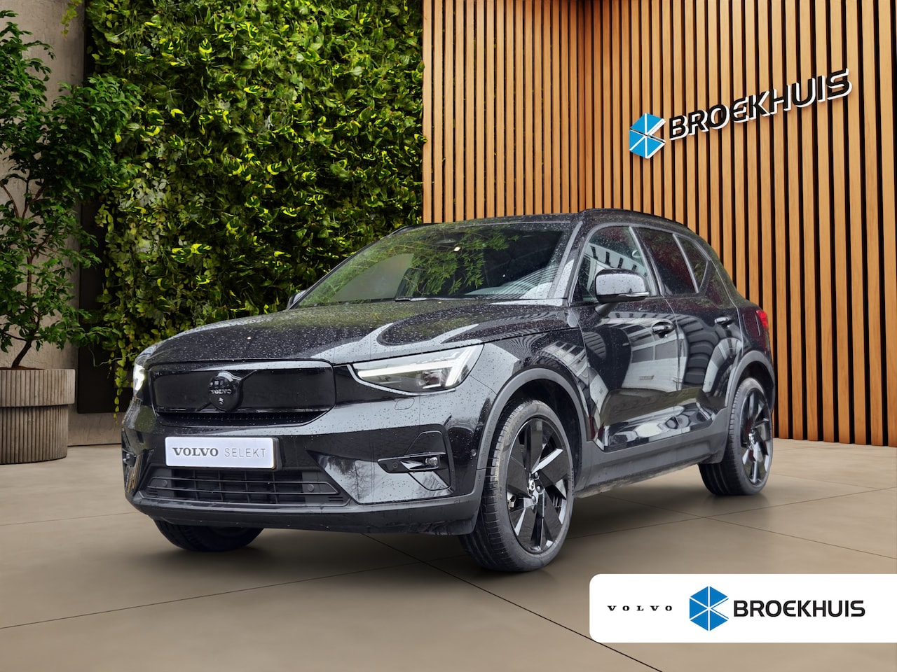 Volvo EX40 - Single Motor Extended Range Ultra Black Edition 82 kWh | Trekhaak | 360 Cam | Pano | Memor - AutoWereld.nl