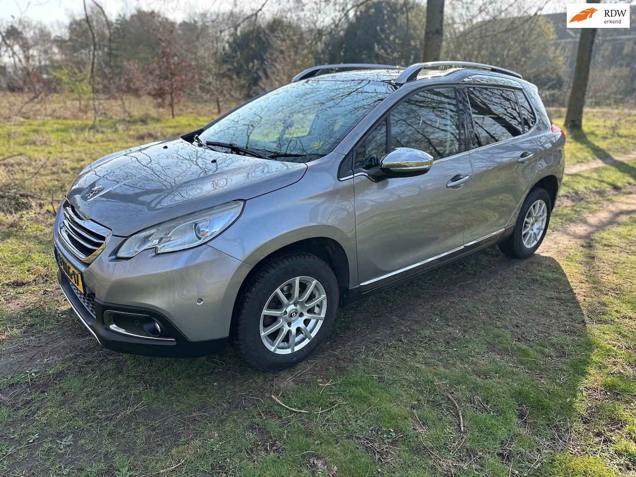 Peugeot 2008 - 1.2 VTi Allure Pack Premium Plus apk t/m 17-03-2027 - AutoWereld.nl