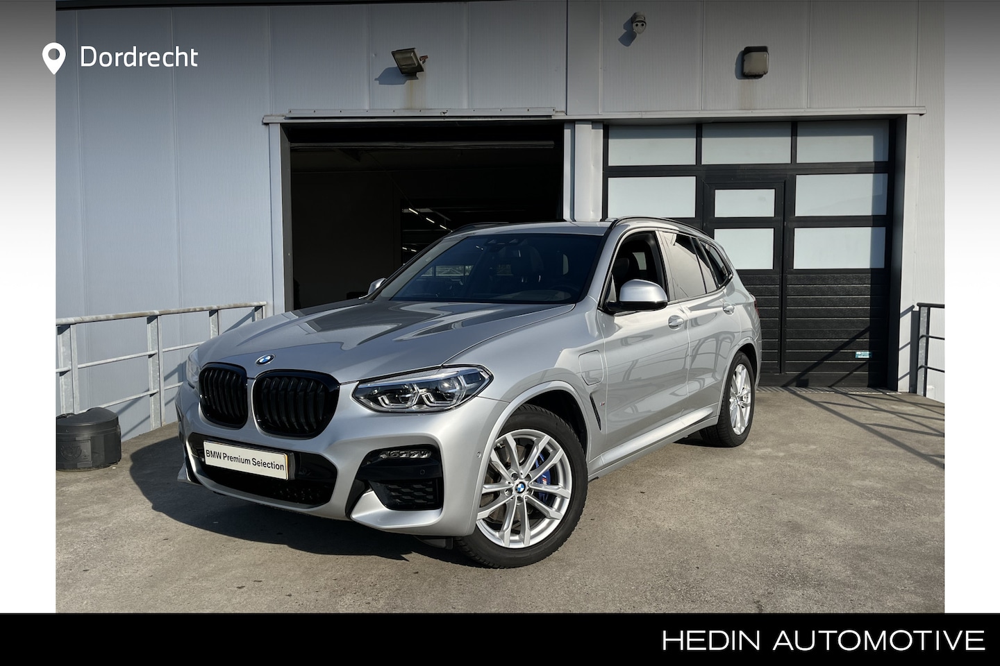 BMW X3 - xDrive30e M-Sport | Leder | 20" | Camera | Panorama | Trekhaak - AutoWereld.nl