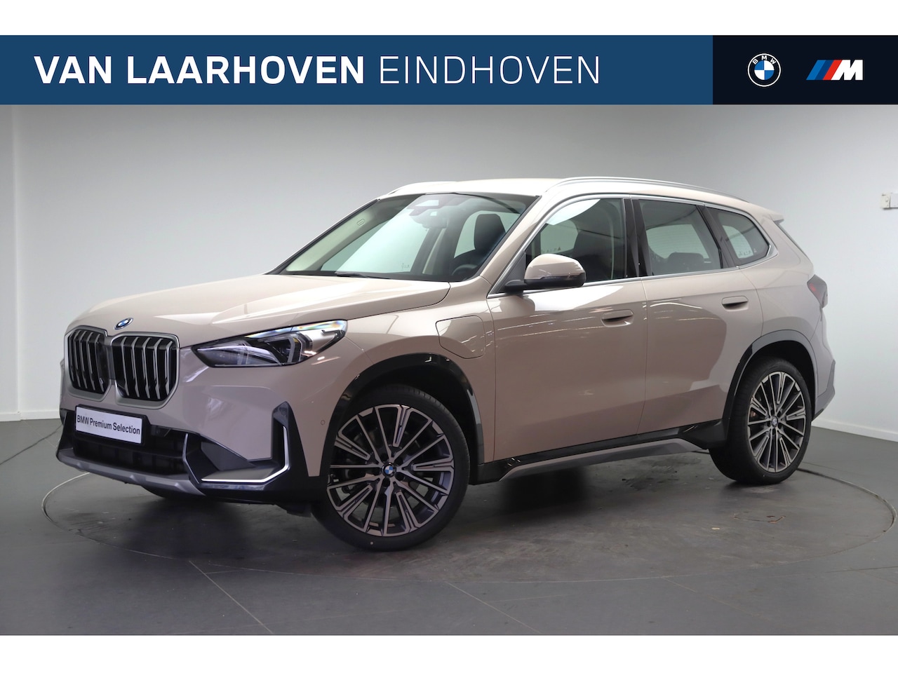 BMW X1 - xDrive25e xLine Automaat / Trekhaak / Sportstoelen / Achteruitrijcamera / Comfort Access / - AutoWereld.nl