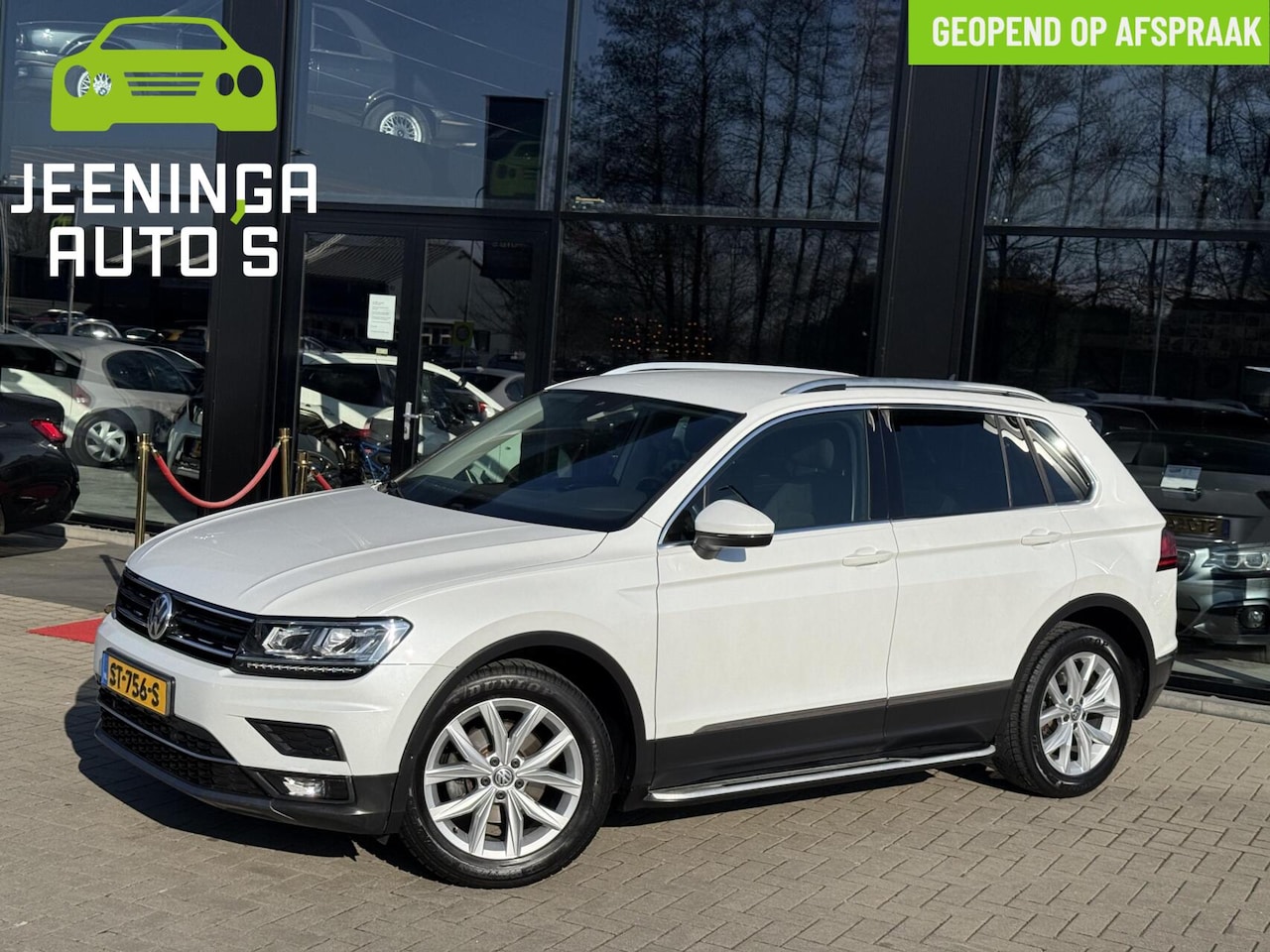 Volkswagen Tiguan - 1.4 TSI ACT Highline|ACC|Navi|AfneembareTrekhaak - AutoWereld.nl