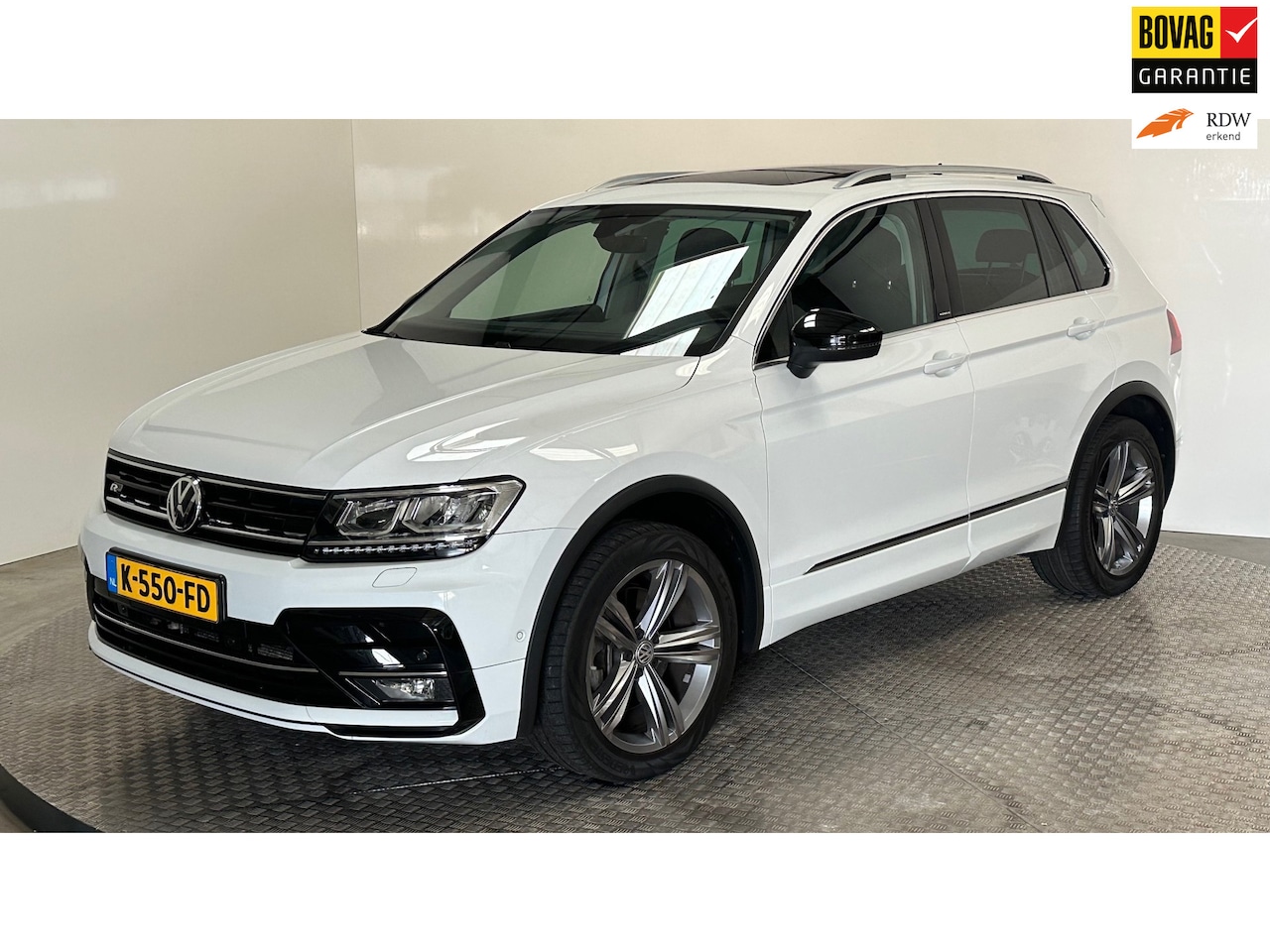Volkswagen Tiguan - 2.0 TSI 4Motion R-Line Business benzine automaat navigatie panoramadak trekhaak stoelverwa - AutoWereld.nl