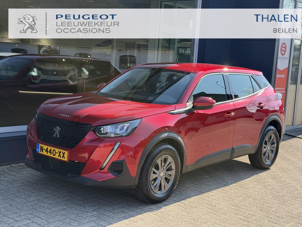 Peugeot 2008 - 1.2 Turbo 100 PK Active Pack | Trekhaak 1200 KG | LED Verlichting | Navigatie via Telefoon - AutoWereld.nl