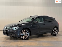 Volkswagen Golf - 2.0 TDI | PANO | LED | CAMERA | MEMORY SEATS | CARPLAY | IQ DRIVE