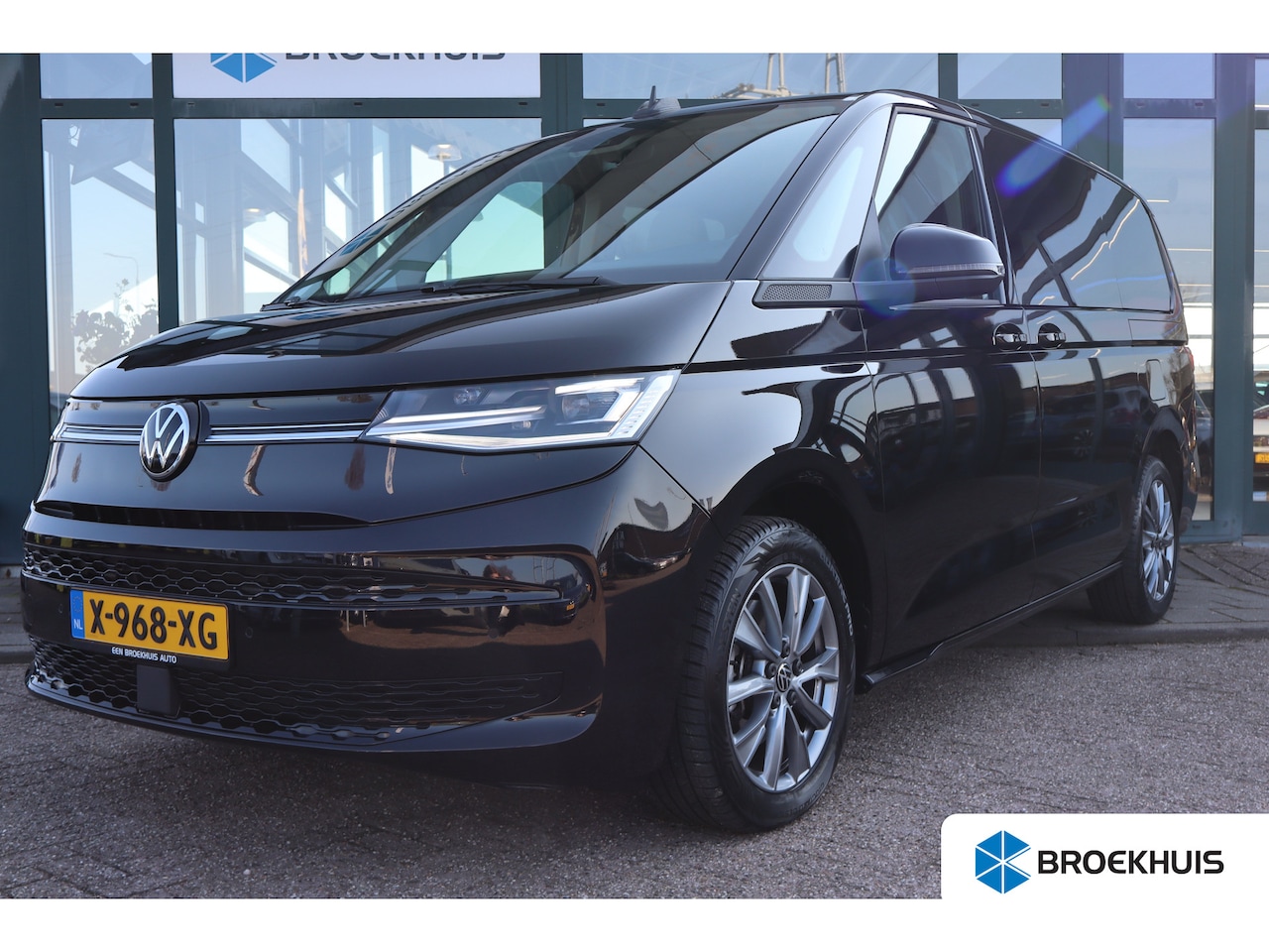 Volkswagen Multivan - 1.4 eHybrid L2H1 Life Business | Cruise control | Keyless entry - AutoWereld.nl