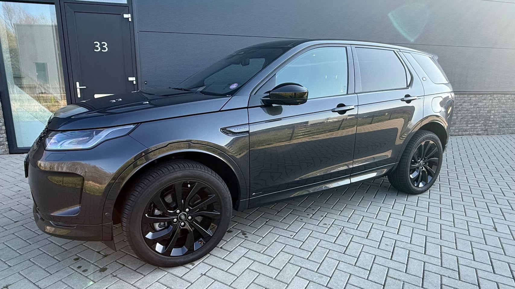 Land Rover Discovery Sport - P300e 1.5 R-Dynamic HSE Garantie tm 04/27 /Panoramadak / Meridian™ - AutoWereld.nl