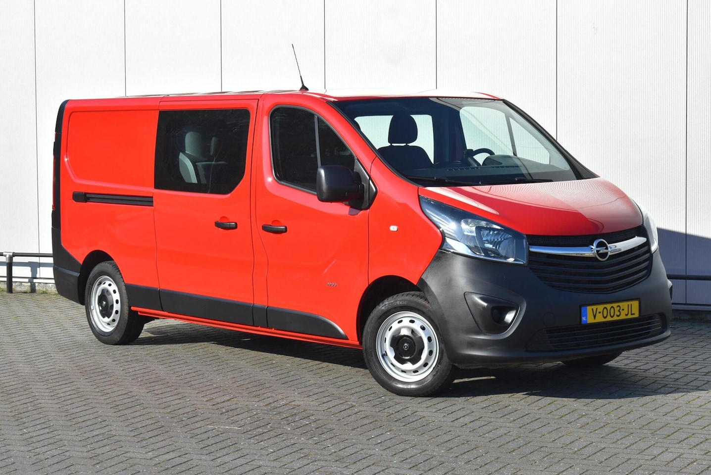 Opel Vivaro - bestel 1.6 CDTI L2H1 DC 6 Persoons Airco Navi Trekhaak - AutoWereld.nl