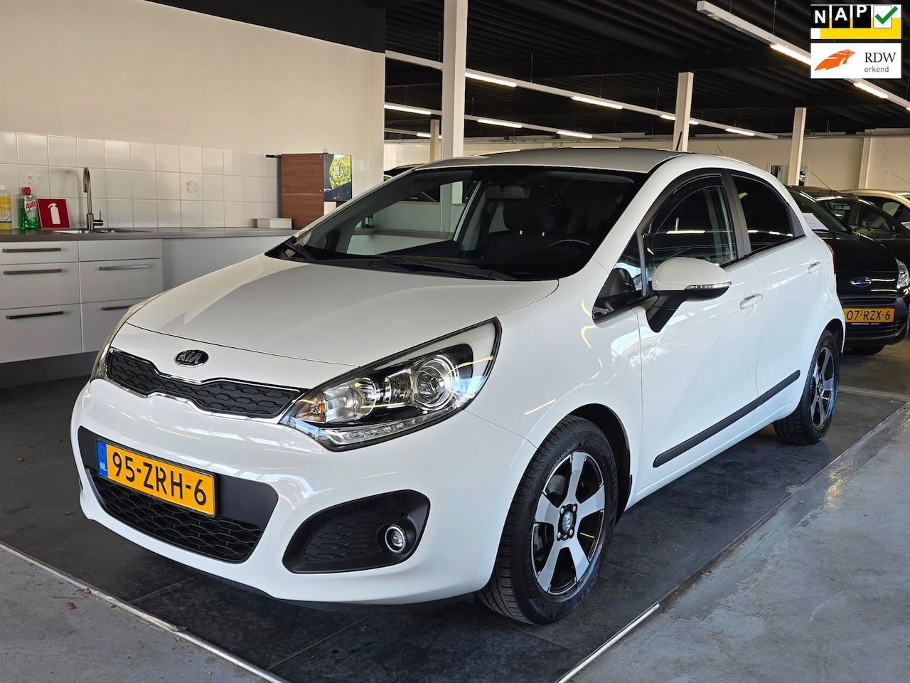 Kia Rio - 1.2 CVVT Design Edition/AIRCO/CRUISE/N.A.P/ - AutoWereld.nl