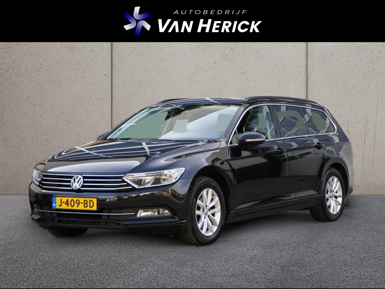 Volkswagen Passat Variant - 1.5 TSI Highline 150PK Automaat | Virtual Cockpit | Stoelverwarming | Camera - AutoWereld.nl