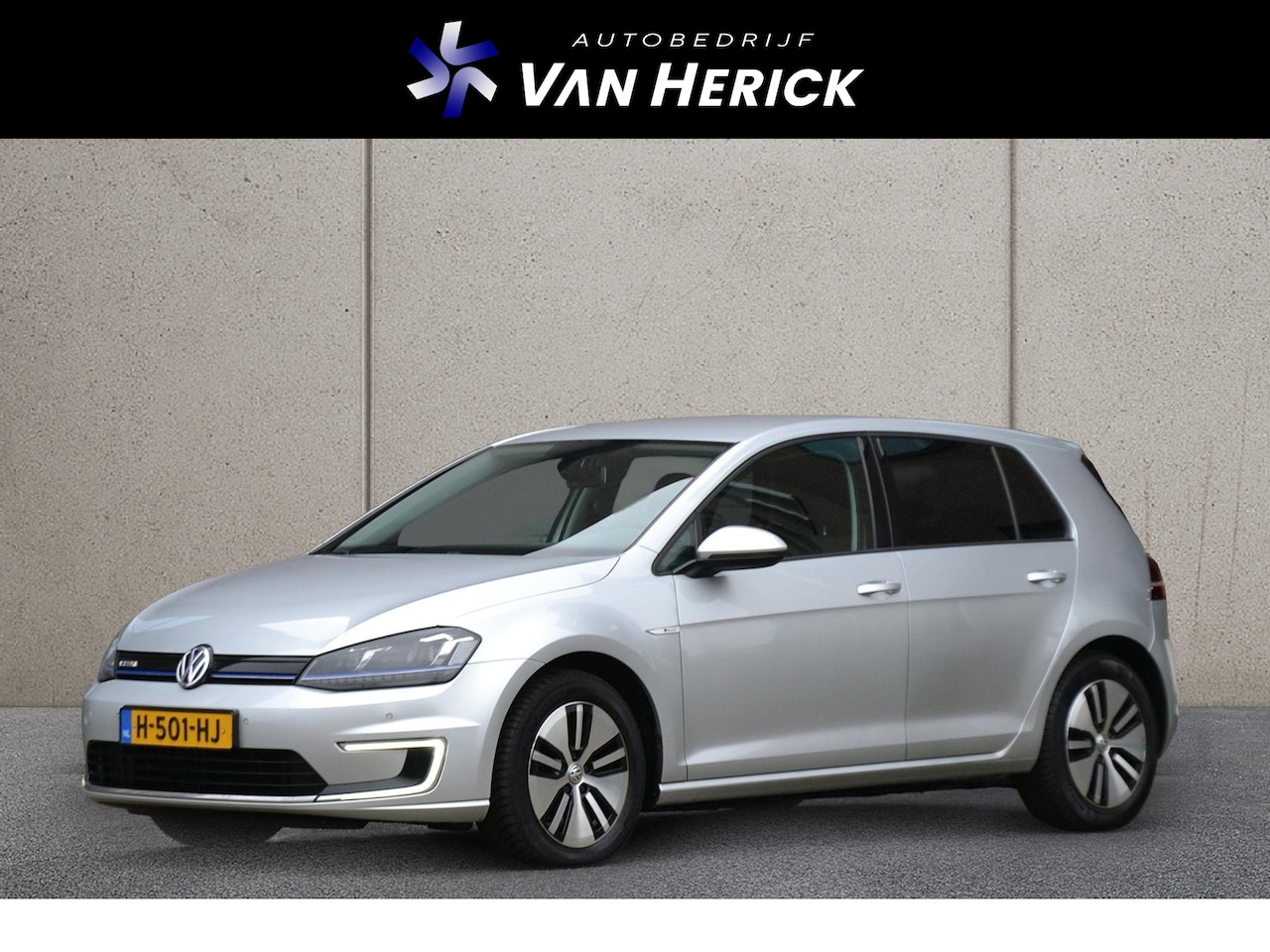 Volkswagen e-Golf - | Warmtepomp | Navigatie | Cruise Control - AutoWereld.nl