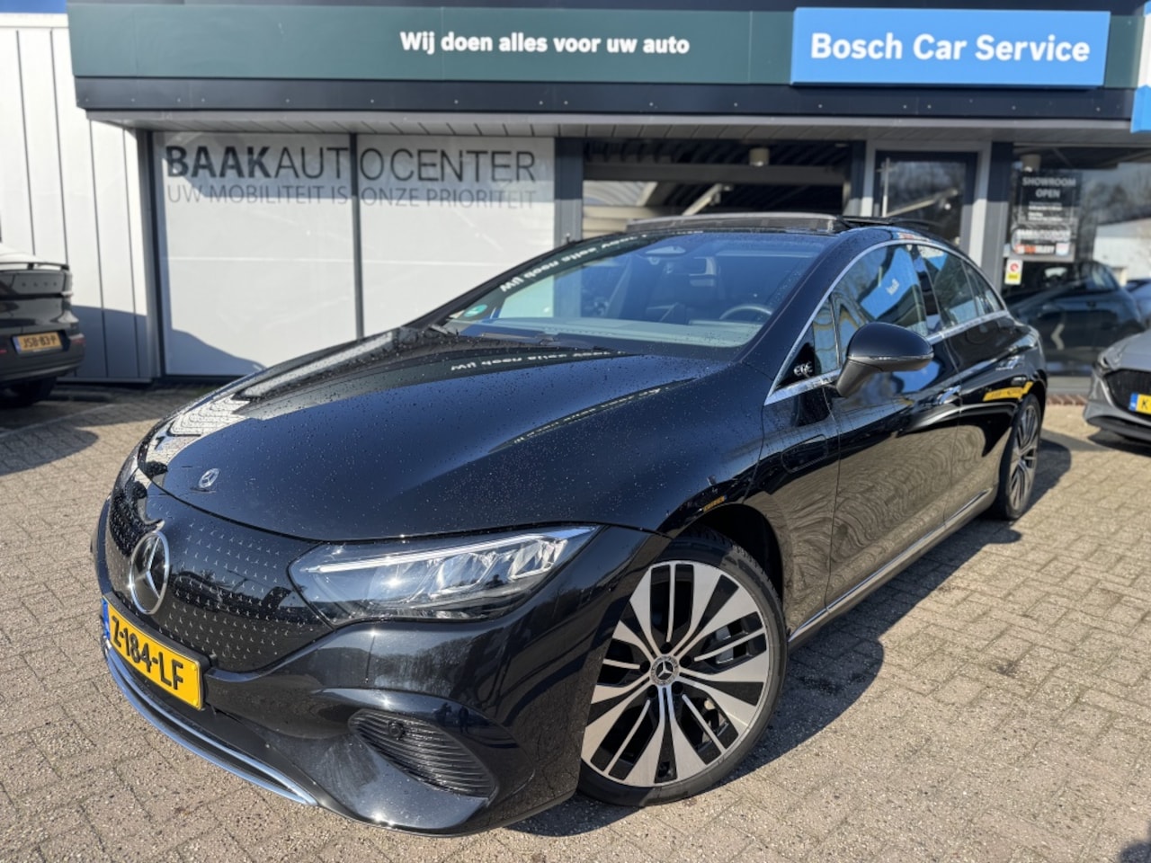 Mercedes-Benz EQE - 300 Business Edition | Panoramadak | Leer - AutoWereld.nl