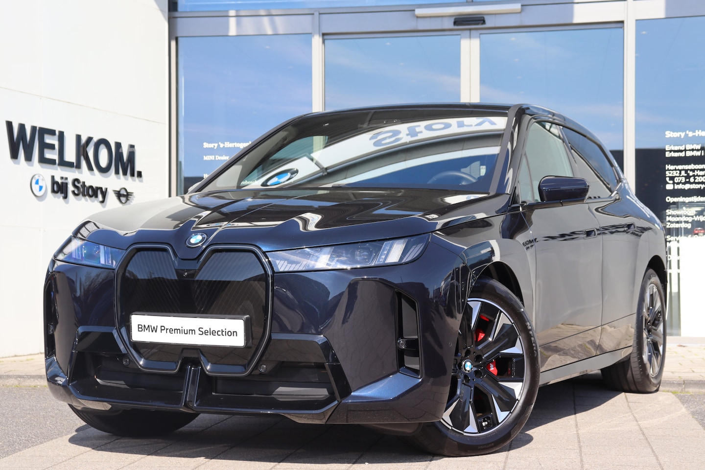 BMW iX - xDrive60 M Sport / Comfort Access / Stoelventilatie / Adaptieve LED / Harman Kardon / Par - AutoWereld.nl