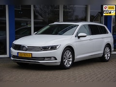Volkswagen Passat Variant - 1.5 TSI Highline DSG Carplay Trekhaak Panoramadak