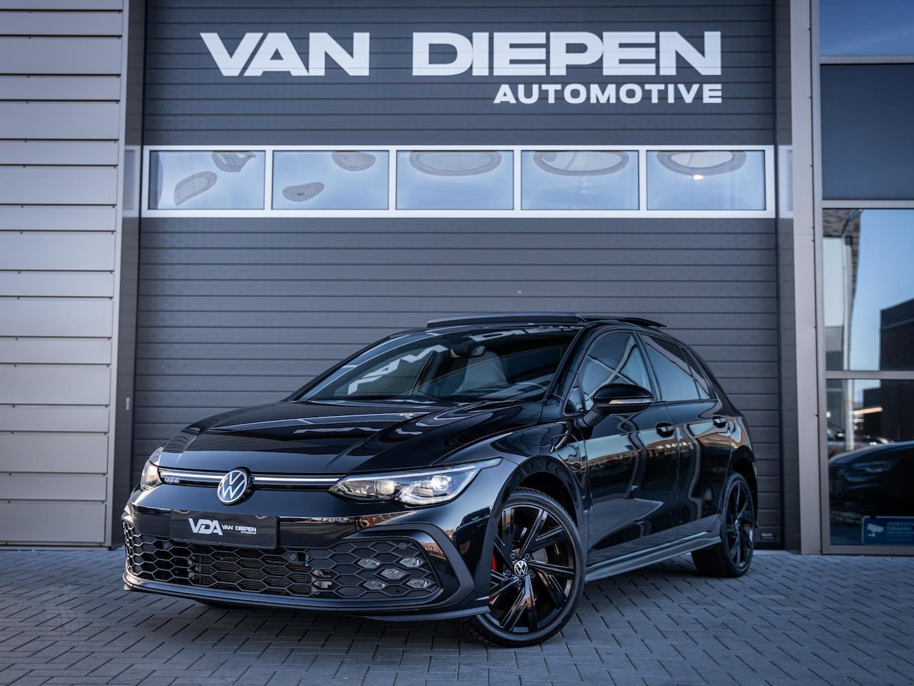 Volkswagen Golf - 1.4 eHybrid GTE - IQ l Pano l Leder l HUD l Stoelkoeling - AutoWereld.nl