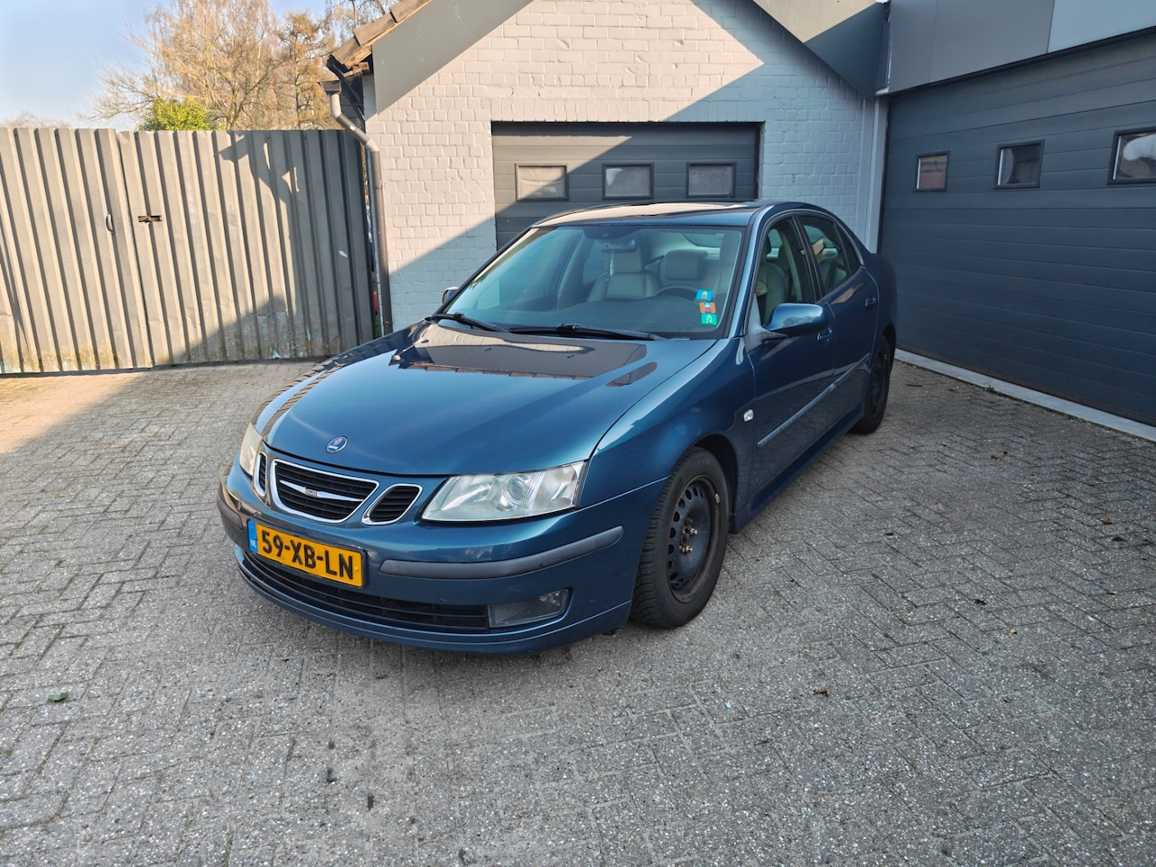Saab 9-3 Sport Sedan - 1.8 Vector 1.8 Vector,Airco,Cruise control,Parking system,Schuif kanteldak,Trekhaak - AutoWereld.nl