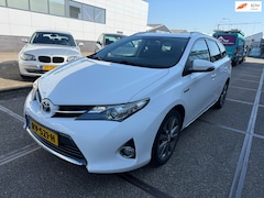 Toyota Auris Touring Sports - 1.8 Hybrid Aspiration / AUTOMAAT / HYBRIDE / NAVI / CAMERA / 2 SLEUTELS / BOEKJES / ZEER N