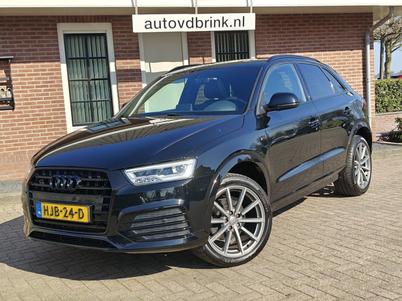 Audi Q3 - 2.0 TFSI q. Design 2.0 TFSI q. Design, S-LINE / SCHUIFDAK / BLACK DESIGN - AutoWereld.nl