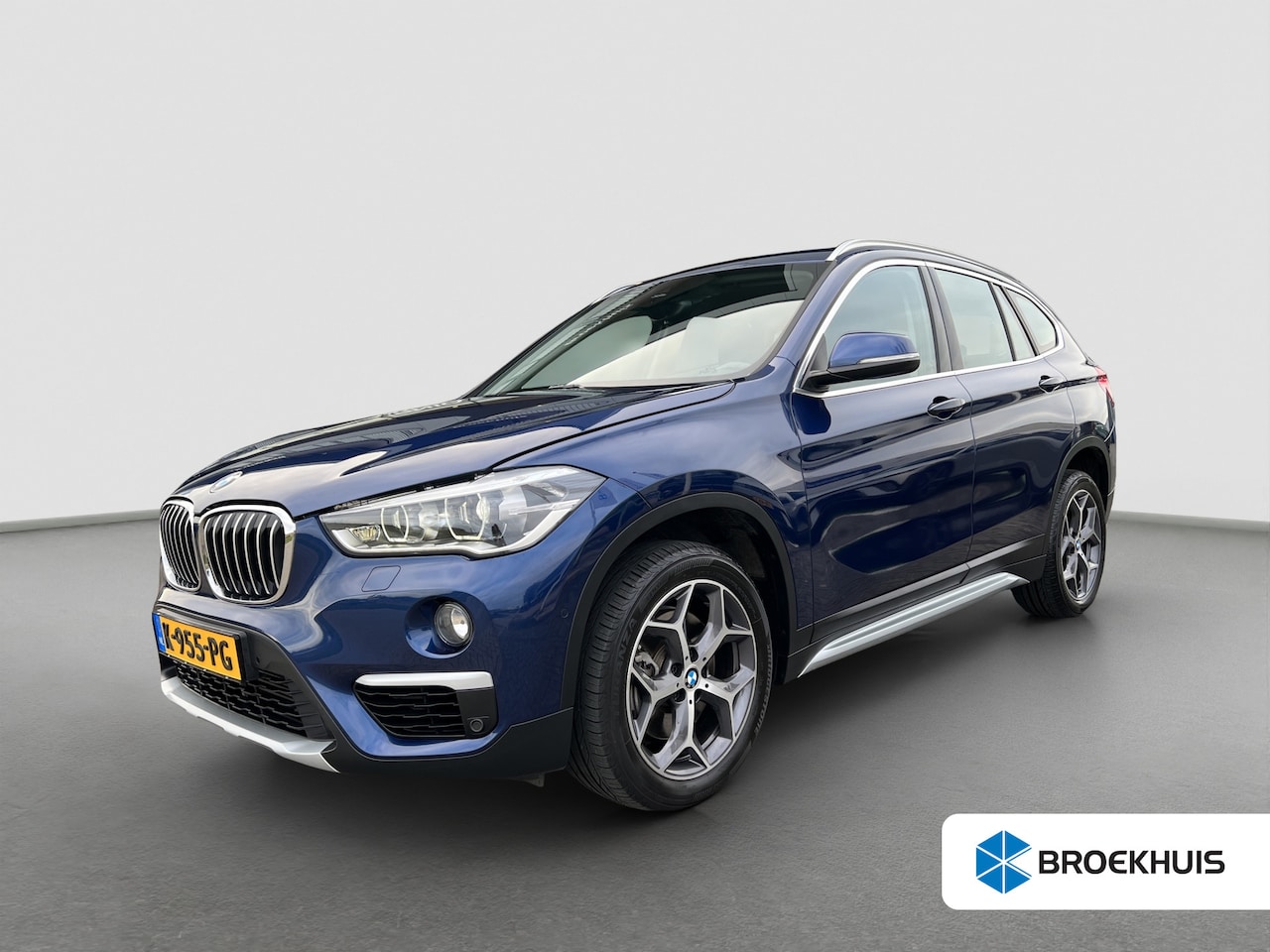 BMW X1 - sDrive20i High Executive Automaat | Camera | Lederen bekleding | Parkeersensoren | Cruise - AutoWereld.nl