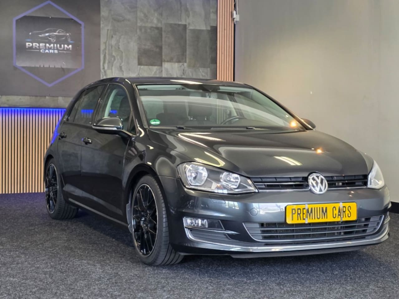 Volkswagen Golf - 1.2 TSI Highline Allstar Speciale uitrusting / PDC / 130 PK - AutoWereld.nl