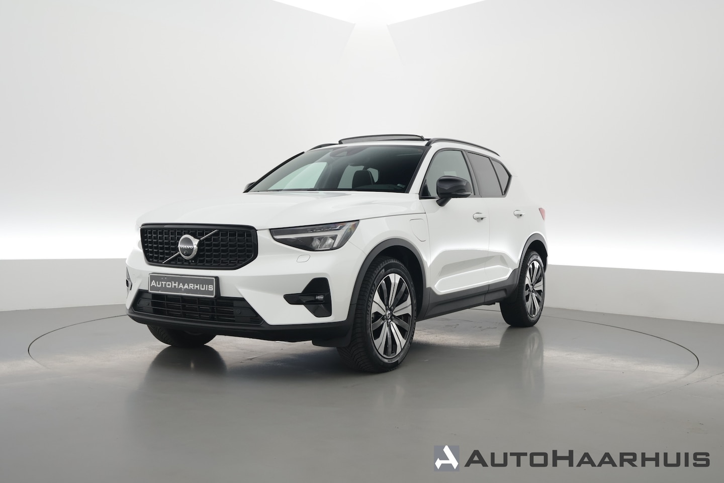 Volvo XC40 - 1.5 T5 Plug-in hybrid Ultimate Dark | SOH 91.1% | Pano | Harman Kardon | Adapt. Cruise | 3 - AutoWereld.nl