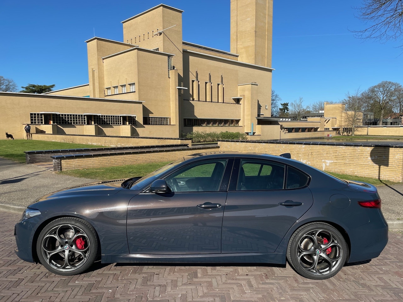 Alfa Romeo Giulia - 2.0T Super Squadra, Dealeronderhouden - AutoWereld.nl