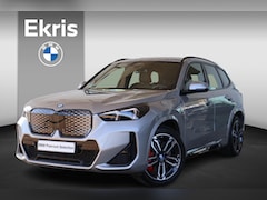 BMW iX1 - eDrive20 67 kWh M Sport Edition | M Sport Pro | elektrisch verstelbare stoel(en) met geheu