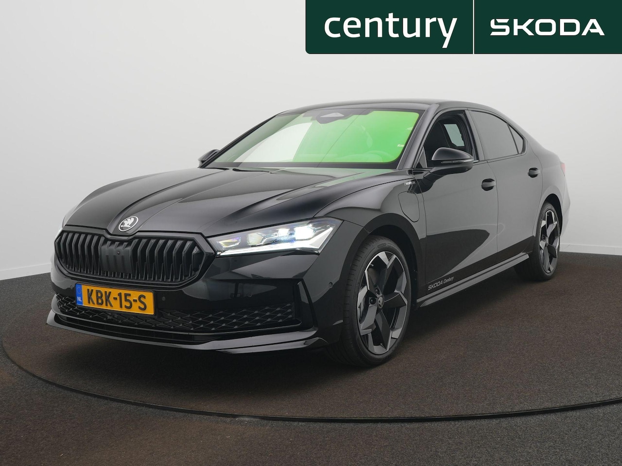 Skoda Superb - 1.5 TSI PHEV Sportline Business Wegklapbare Trekhaak - AutoWereld.nl