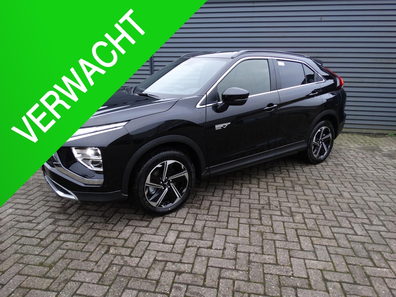Mitsubishi Eclipse Cross - 2.4 PHEV Intense+ Rijklaarprijs! Dealer onderhouden! - AutoWereld.nl