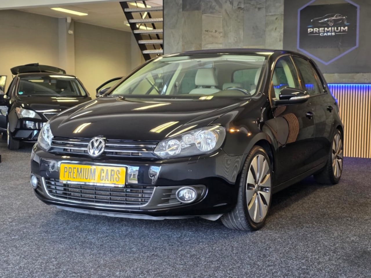 Volkswagen Golf - 1.4 TSI Trendline Navi / PDC / Alcantara - AutoWereld.nl