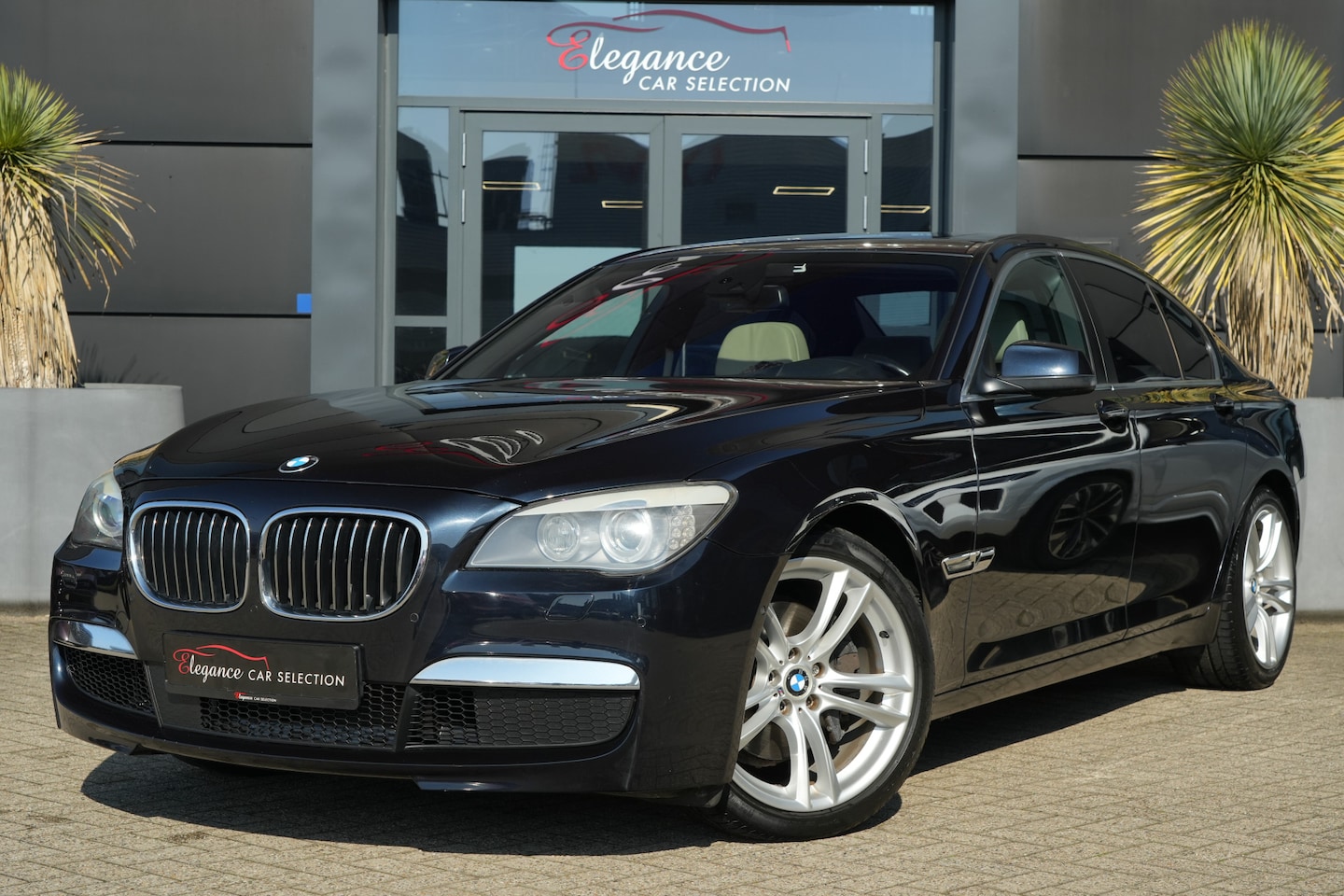 BMW 7-serie - 740i High Executive M Sport 327pk Panoramadak/Trekhaak/Camera - AutoWereld.nl