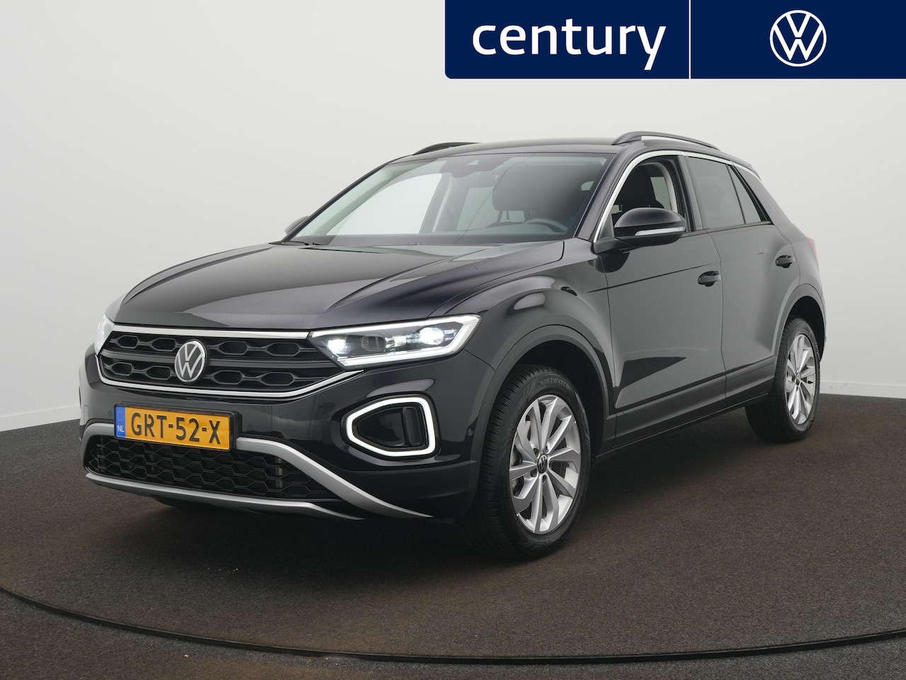 Volkswagen T-Roc - 1.5 TSI Oranje Edition 150pk Automaat l Camera l ACC l Led l Clima l Carplay - AutoWereld.nl