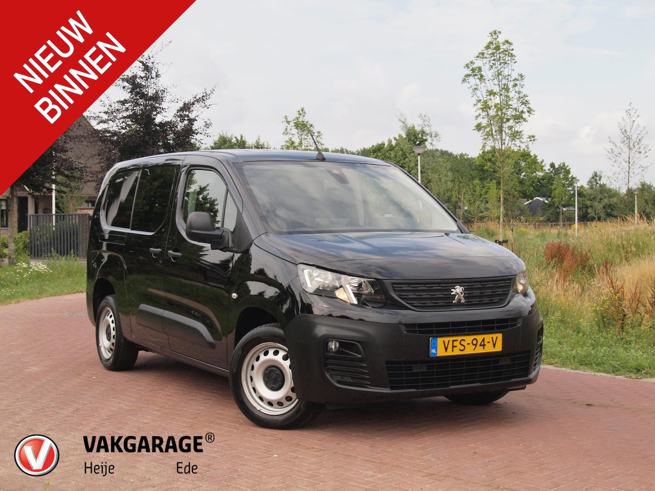 Peugeot Partner - 1.5 BlueHDI Asphalt Long | Marge | Airco | Camera | Trekhaak | Cruise Control | Apple Carp - AutoWereld.nl
