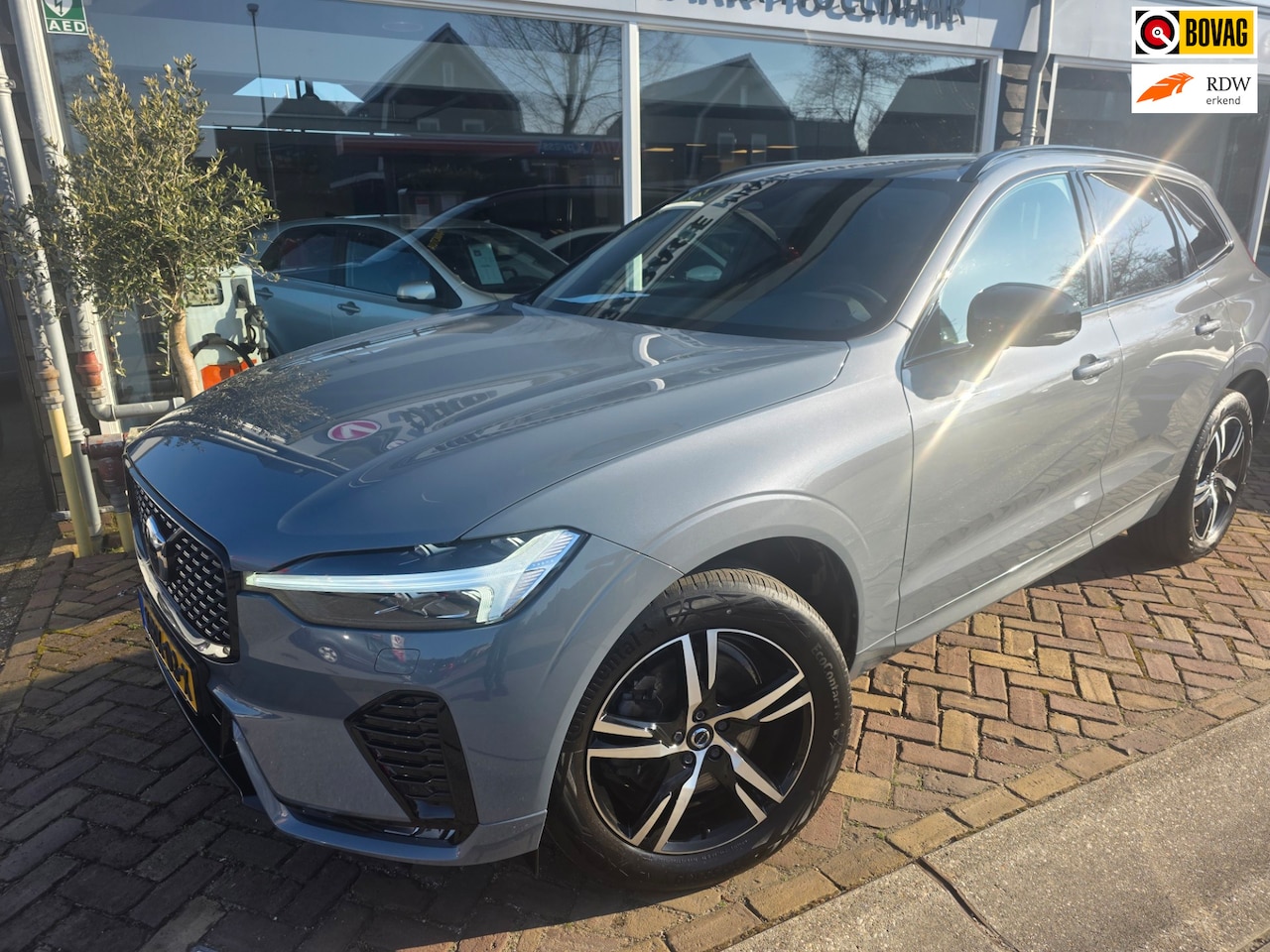 Volvo XC60 - B4 Ultimate Bright B4 Ultimate Bright,R design,schitterende auto,trekhaak - AutoWereld.nl