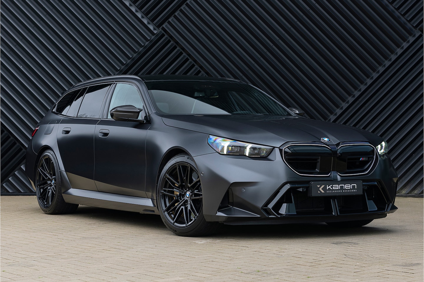 BMW M5 - Touring V8 Hybride M Keramisch Frozen Pano Alcant.Hemel Bowers&Wilkins Trekhaak - AutoWereld.nl