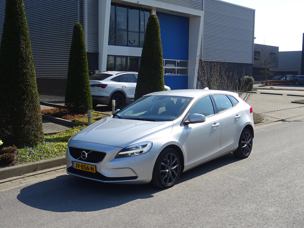 Volvo V40 - 2.0 T2 Nordic+ | Standkachel | LED | 100% Onderhouden - AutoWereld.nl