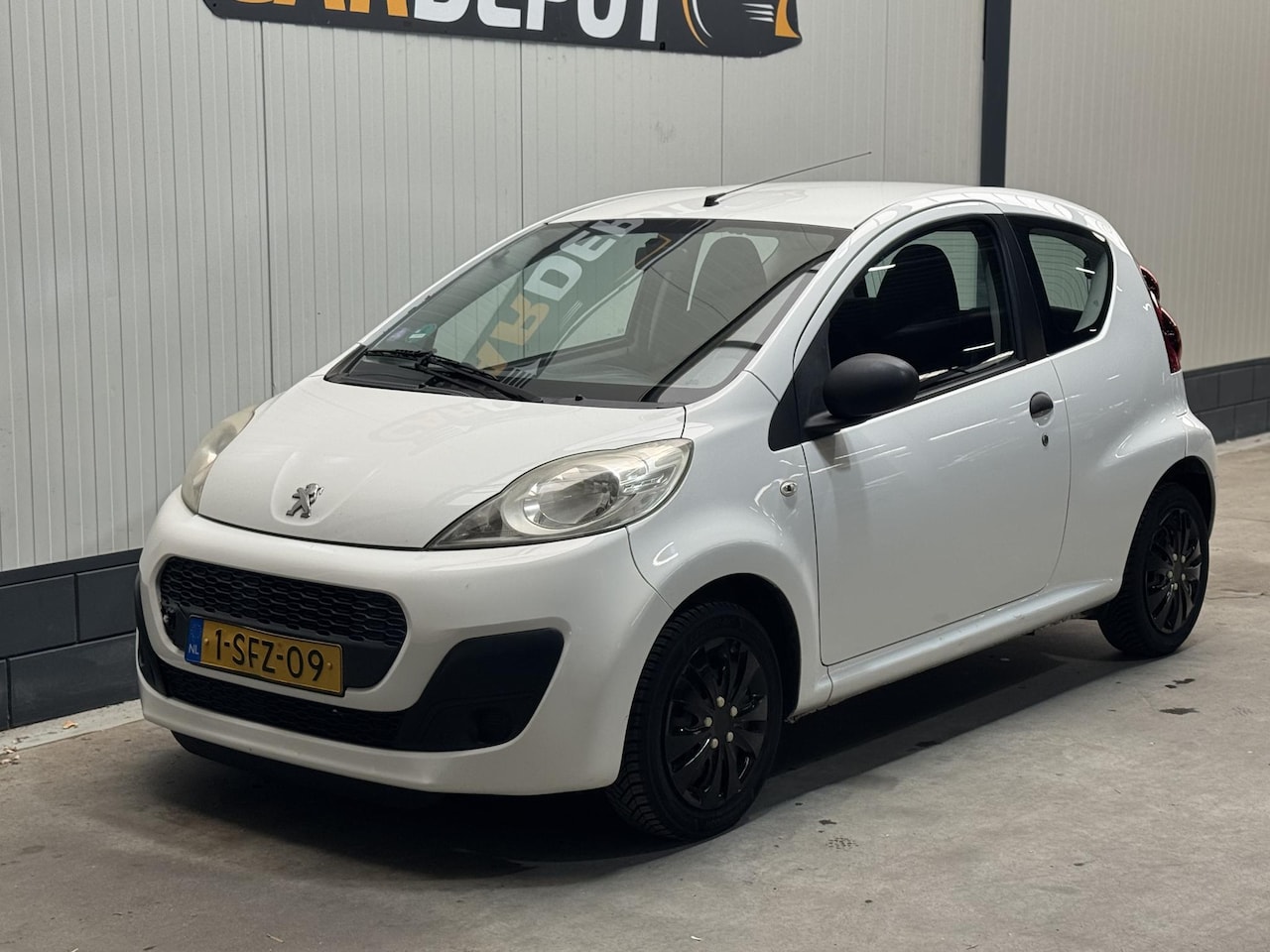 Peugeot 107 - 1.0 Access Basic Vol Jaar APK Technisch Goed - AutoWereld.nl