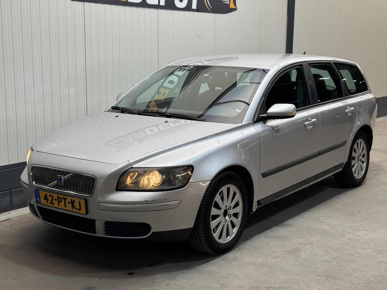 Volvo V50 - 2.4 Kinetic Super Netjes - AutoWereld.nl