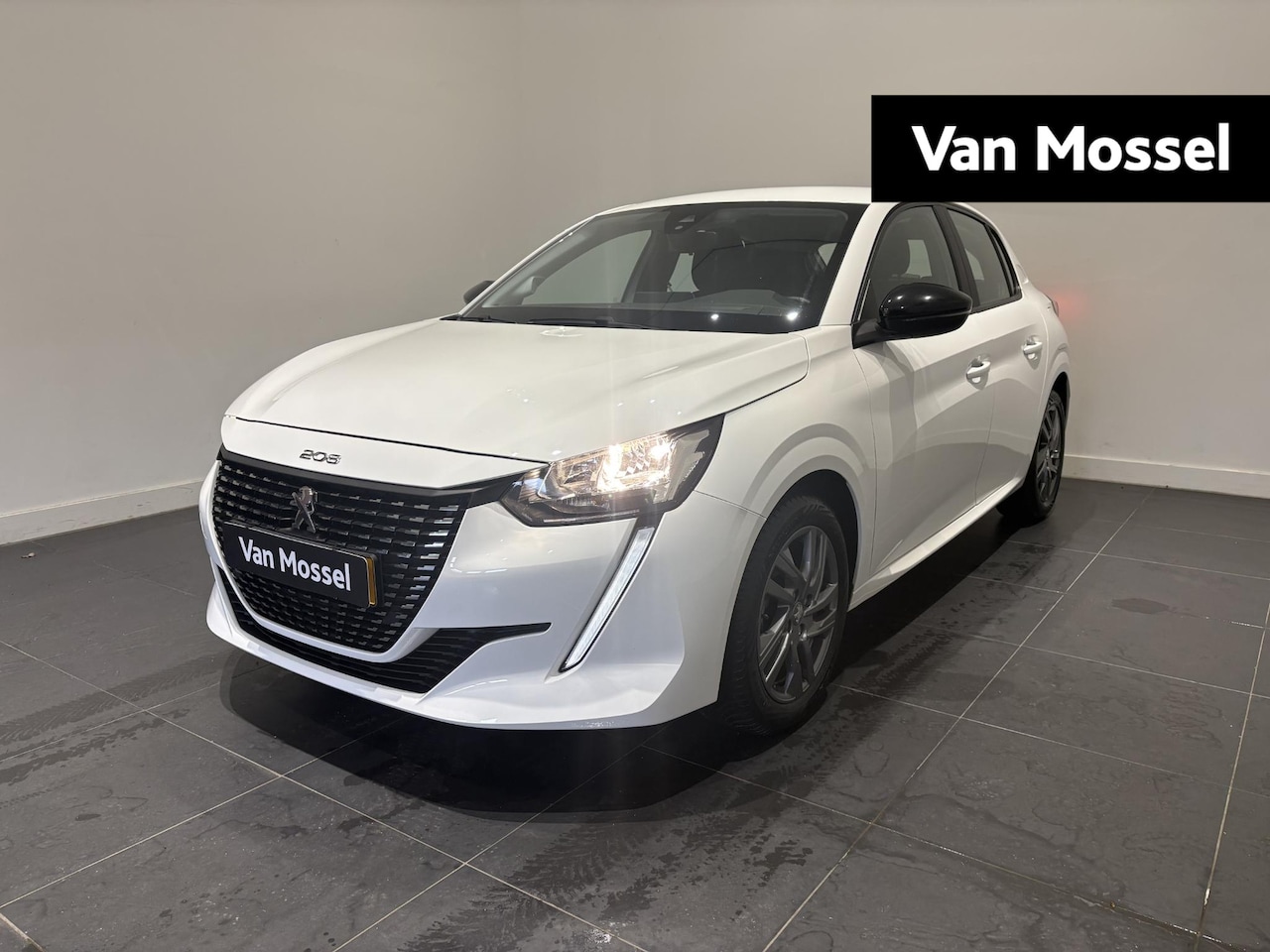 Peugeot 208 - 1.2 PureTech Active Pack l Parkeer sensoren l Navigatie l Apple carplay & Android auto l - AutoWereld.nl