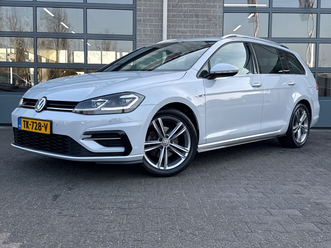 Volkswagen Golf Variant - 1.5 TSI Highline Business R |TREKHAAK|R-LINE| - AutoWereld.nl