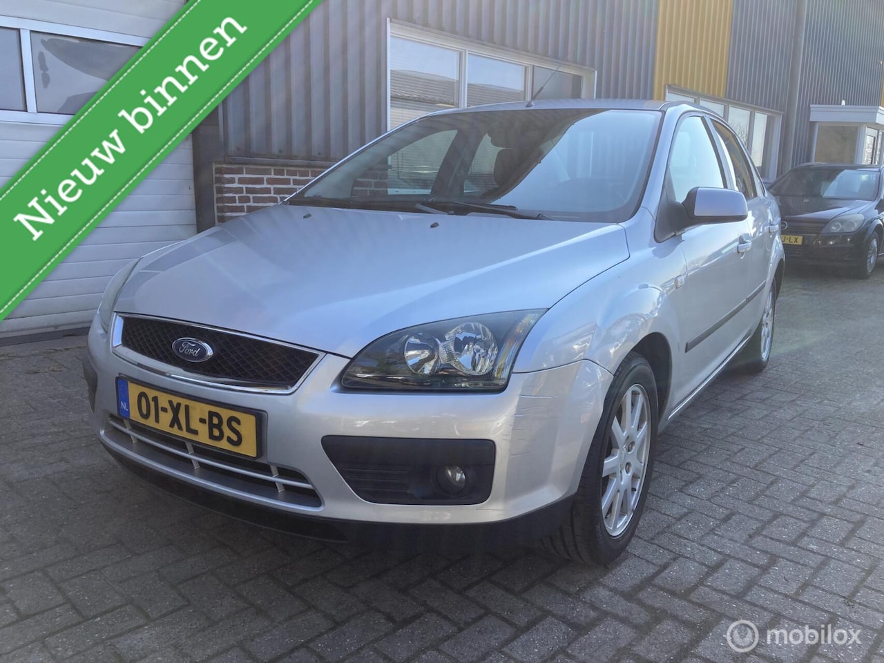Ford Focus - 1.6-16V Futura APK 03-2027 - AutoWereld.nl