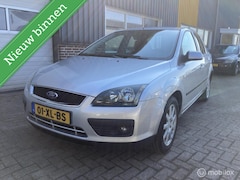Ford Focus - 1.6-16V Futura APK 03-2027