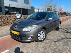 Renault Mégane - 1.6 Authentique Airco Parkeersensoren-Achter