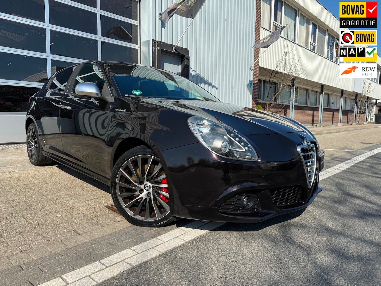 Alfa Romeo Giulietta - 1.4 T AUT 170PK ECC/PDC/LEER/NAVI/LMV18 - AutoWereld.nl