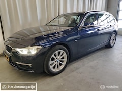 BMW 3-serie Touring - 318i LCI Luxury|Automaat|Leer|Trekh|Navi
