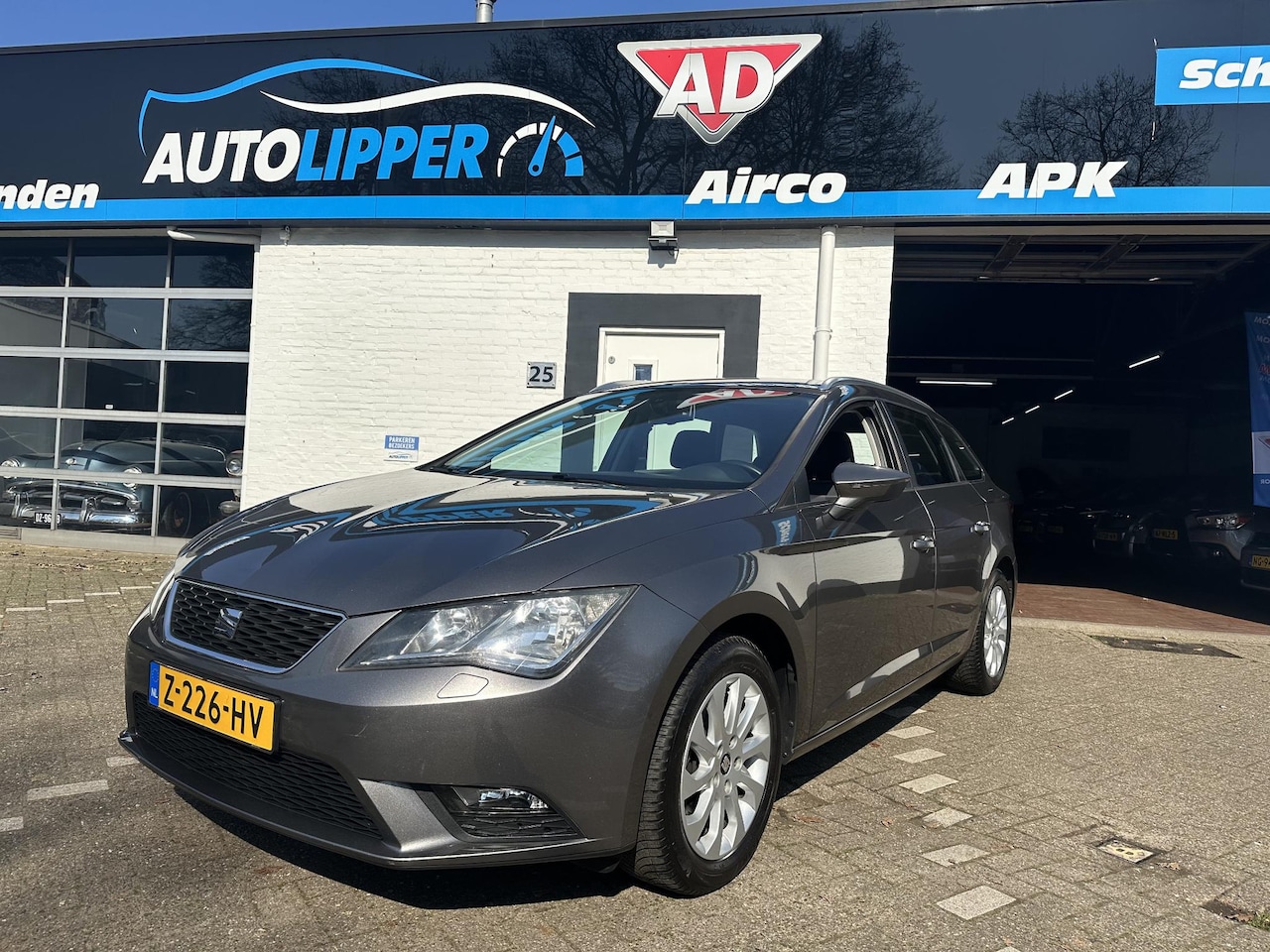 SEAT Leon ST - 1.2 TSI Reference Business lNieuwe apk bij aflevering/Trekhaak/All season banden/Lm velgen - AutoWereld.nl