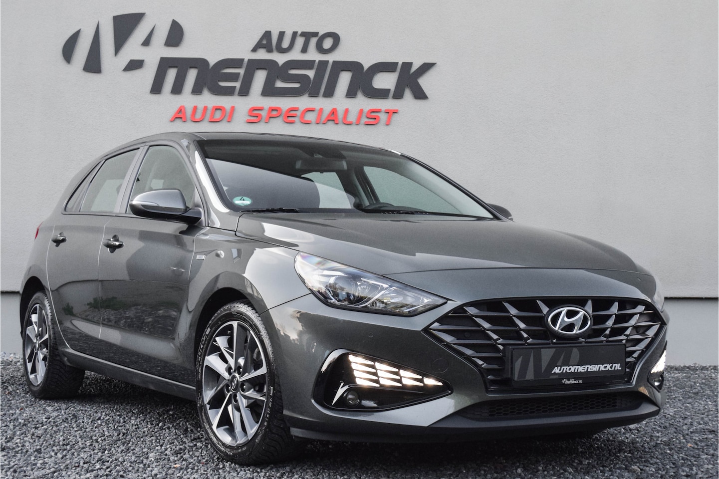 Hyundai i30 - 1.0 T-GDi MHEV Comfort Smart / Cruise Control/ Touch Navigatie/ Phonebox/ Verwarmbare stoe - AutoWereld.nl