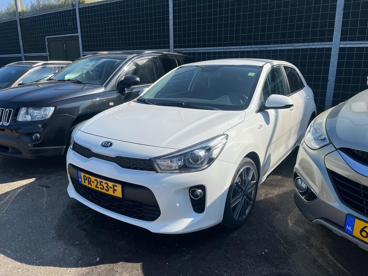 Kia Rio - 1.0 TGDI GT PLUS line Navigator/ MOTORSCHADE - AutoWereld.nl