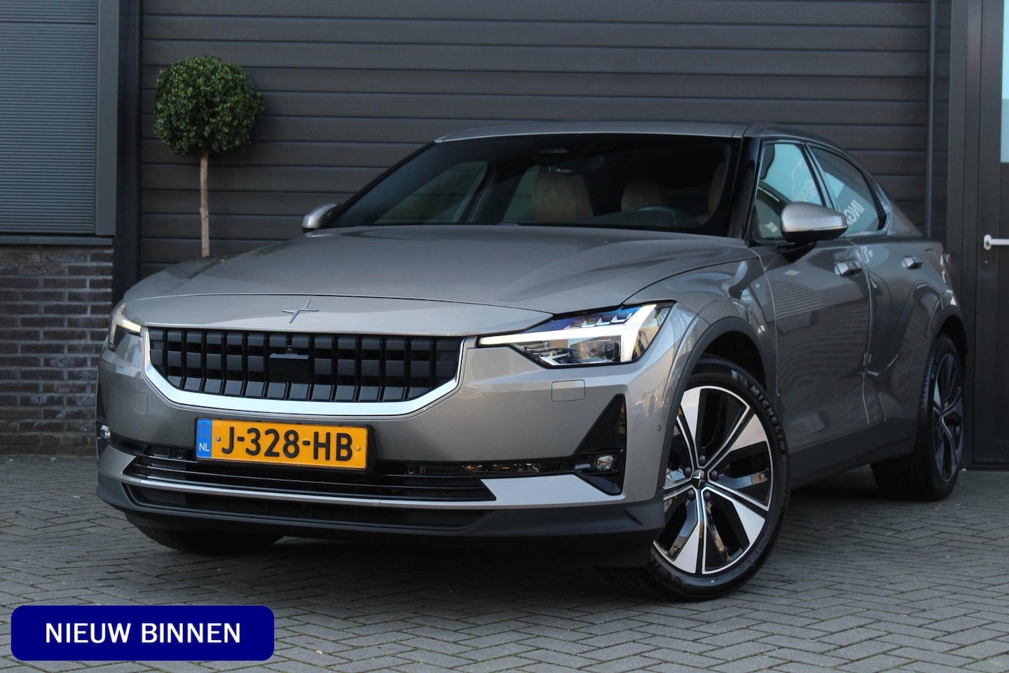 Polestar 2 - Long Range Dual Motor Launch Edition 78kWh | Pano | Trekhaak | Stoelverwarming en Ventilat - AutoWereld.nl