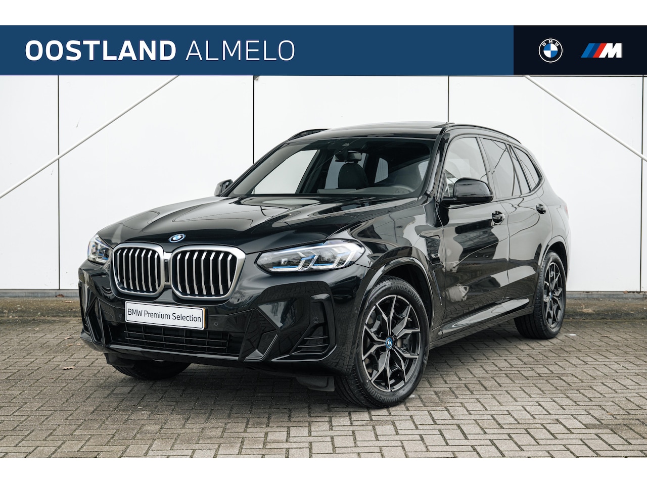BMW X3 - xDrive30e High Executive M Sport Automaat / Trekhaak / Panoramadak / Sportstoelen / Laserl - AutoWereld.nl